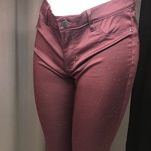 Skinny leg women’s stretch pants